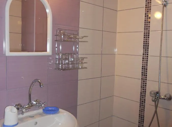 ахтопол-стаи под наем Къща за гости 3*